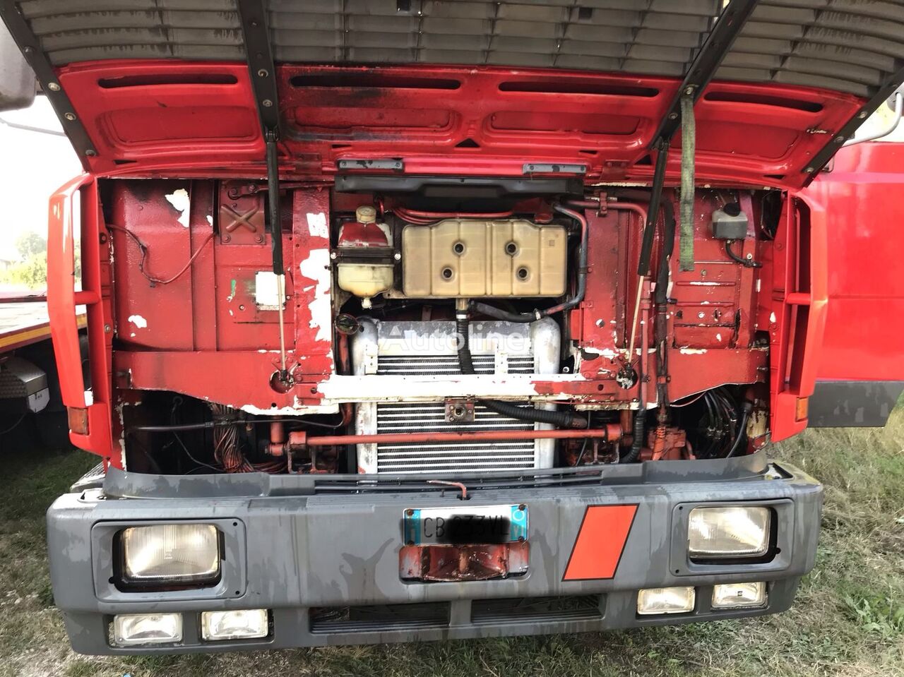 camion bâché IVECO 190 36