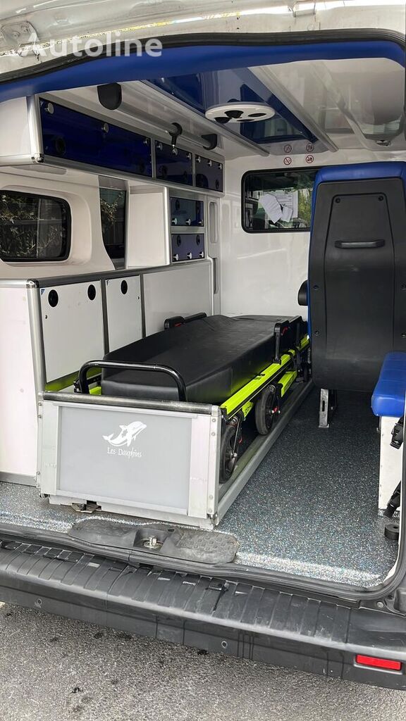 ambulance Renault TRAFIC 2017